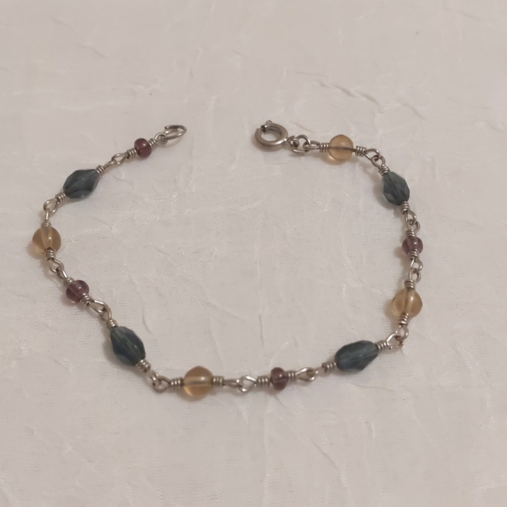 💐 Gray Beaded Bracelet